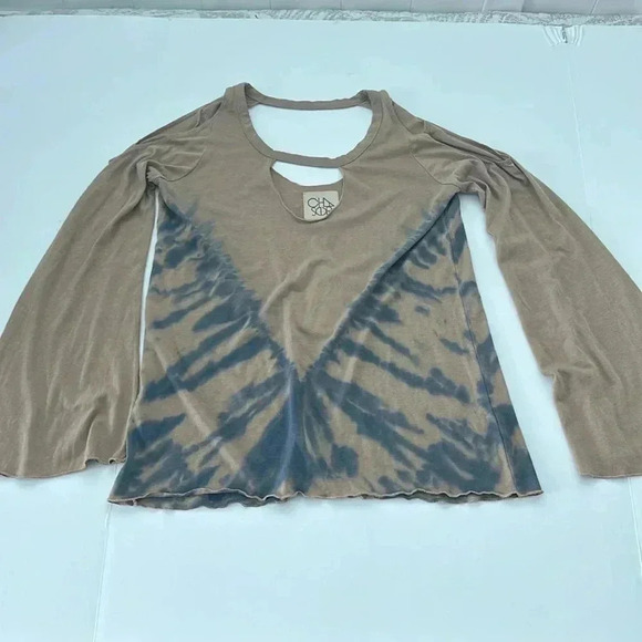 NWT Chaser Cold Shoulder Top Small Tan Blue Cutouts Tie Dye Long Bell Sleeves - Picture 4 of 9